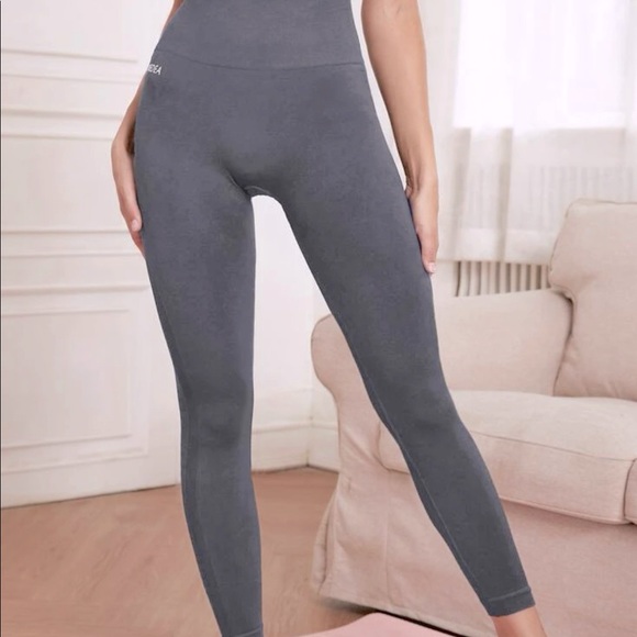 𝔸𝕄𝕀 𝕄𝕖𝕕𝕖𝕒 ᴛʀᴀɪɴɪɴɢ ʟᴇɢɢɪɴɢs - Picture 2 of 7